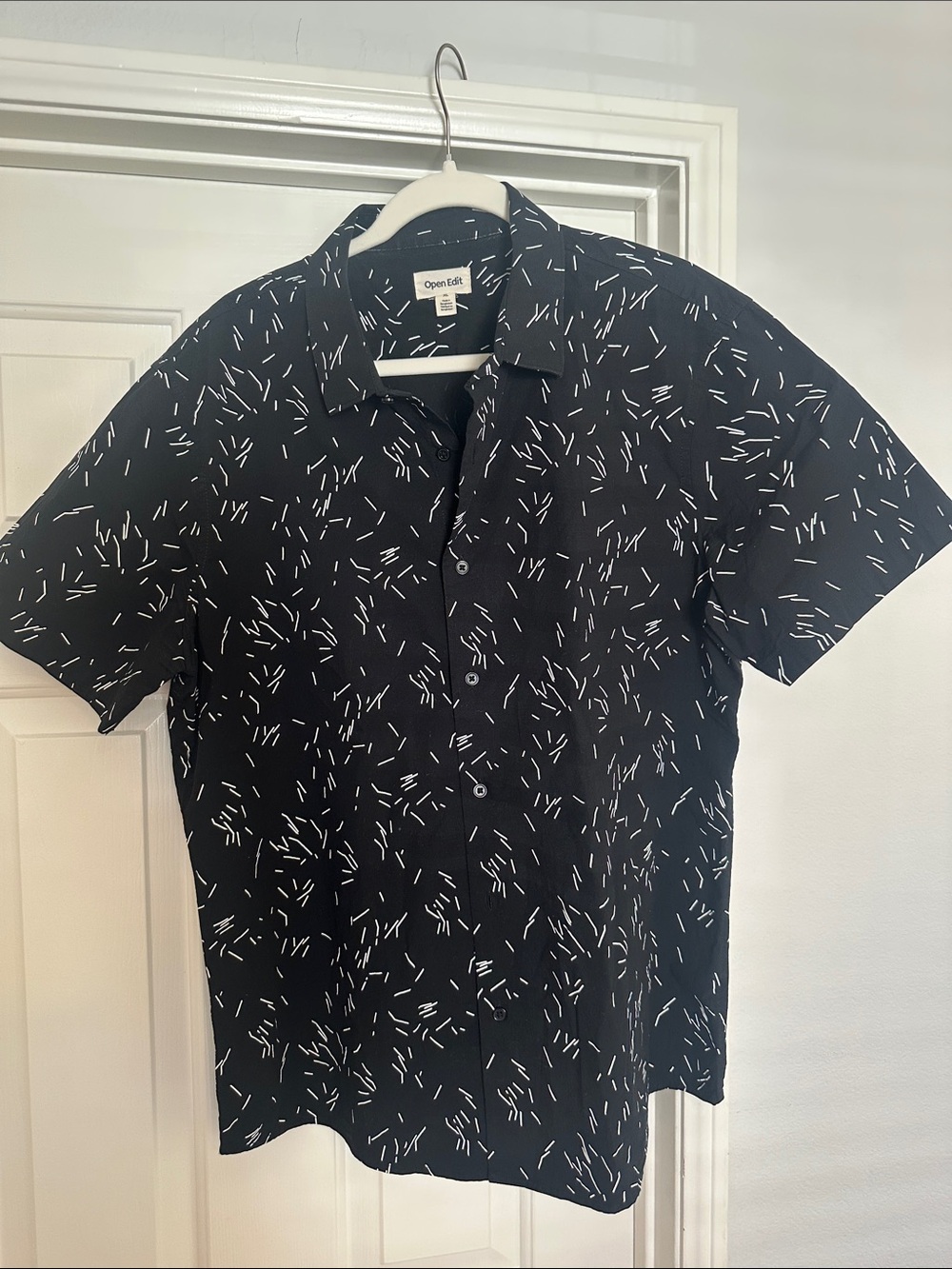 Open Edit: Men’s Black Short-Sleeve Button-Up Shirt with Print size XL